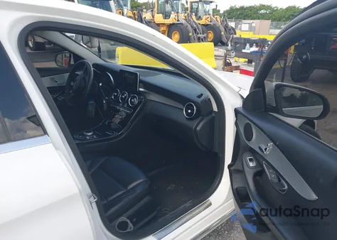 2017 Mercedes-Benz C 300 Luxury/Sport из США, поврежденный, VIN 55SWF4JB8HU216366